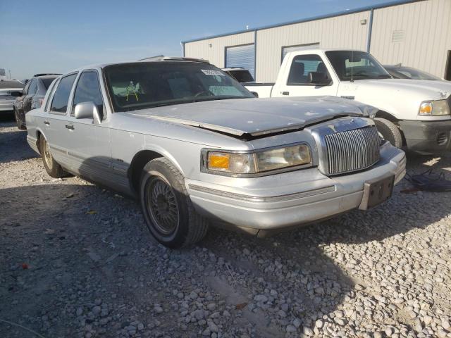 1LNLM82W5TY662000 - 1993 LINCOLN TOWN CAR S SILVER photo 1