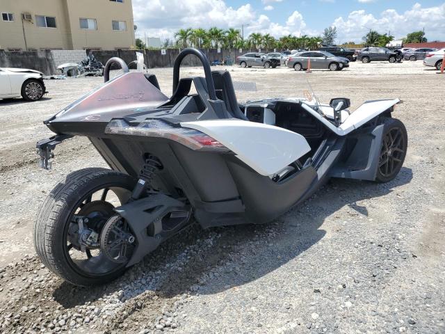 57XAATHD2M8147364 - 2021 POLARIS SLINGSHOT WHITE photo 4