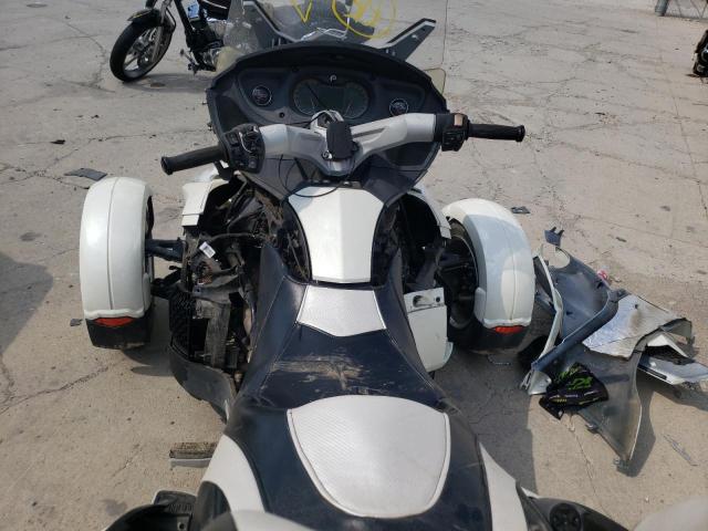 2BXJBDC15CV001883 - 2012 CAN-AM SPYDER ROA WHITE photo 5