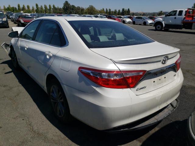 4T1BF1FK5HU320596 - 2017 TOYOTA CAMRY LE WHITE photo 3