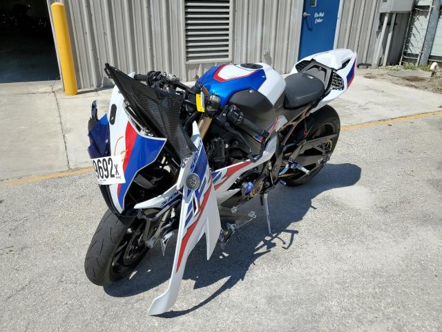 WB10E2301N6F11715 - 2022 BMW S 1000 RR WHITE photo 2