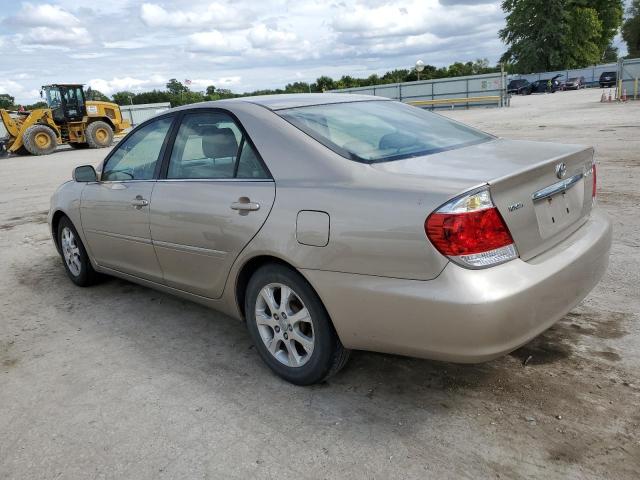 4T1BE30K25U988665 - 2005 TOYOTA CAMRY LE GOLD photo 3