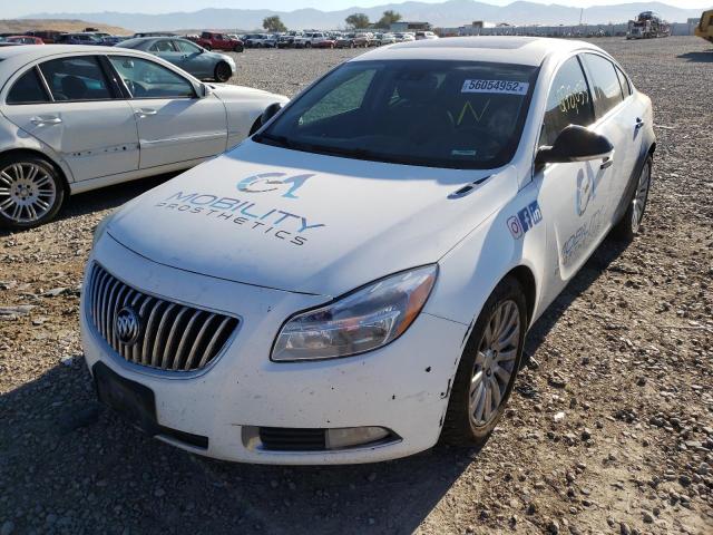 2G4GS5EK3C9197834 - 2012 BUICK REGAL WHITE photo 2