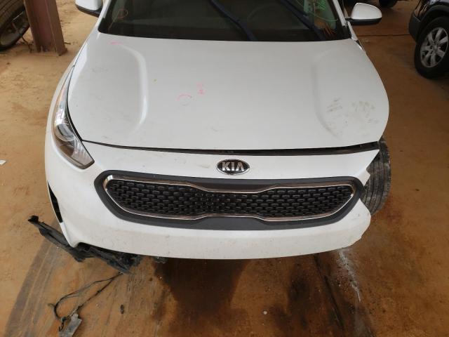 KNDCB3LC8K5252860 - 2019 KIA NIRO FE WHITE photo 7