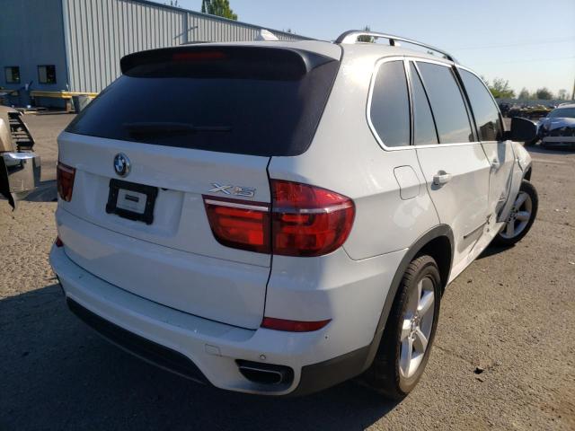 5UXZV8C58BL421821 - 2011 BMW X5 XDRIVE5 WHITE photo 4