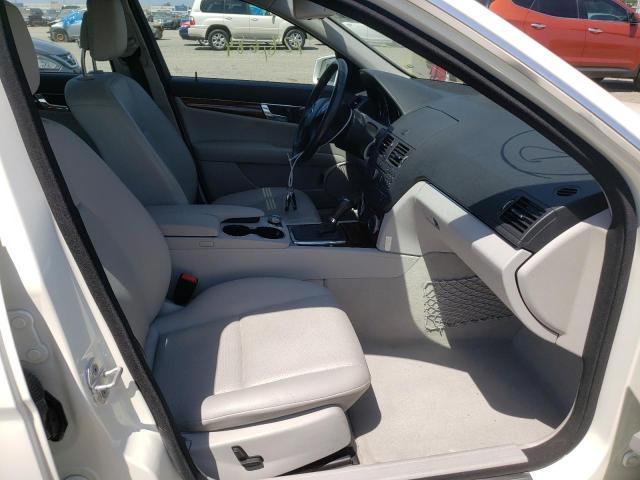 WDDGF8BB6AF475439 - 2010 MERCEDES-BENZ C 300 4MAT WHITE photo 5