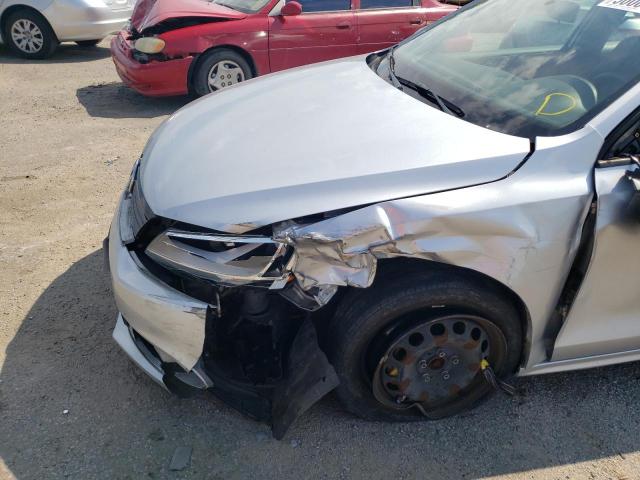 3VW2K7AJ7DM217676 - 2013 VOLKSWAGEN JETTA BASE SILVER photo 9