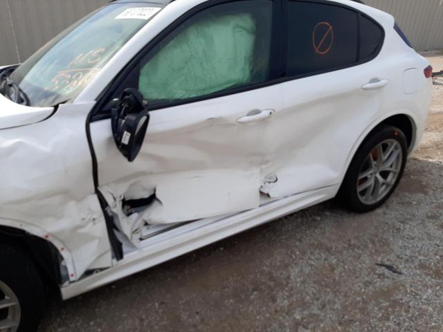 ZASPAKBN6L7C75326 - 2020 ALFA ROMEO STELVIO TI WHITE photo 9