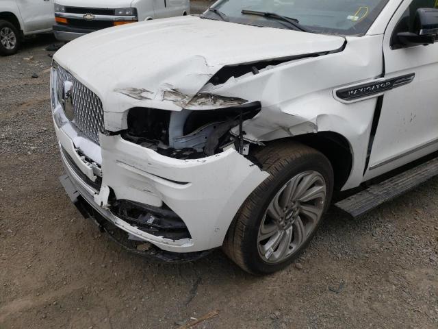5LMJJ2LT9NEL08158 - 2022 LINCOLN NAVIGATOR 白色 照片 10
