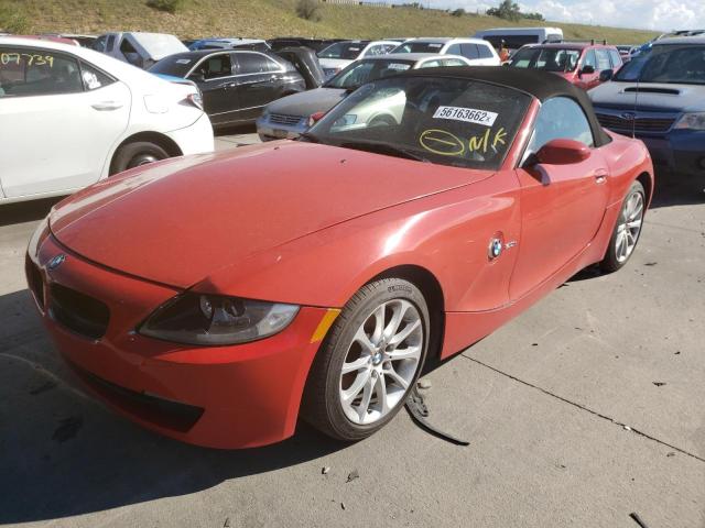 4USBU33577LW60092 - 2007 BMW Z4 3.0 RED photo 2