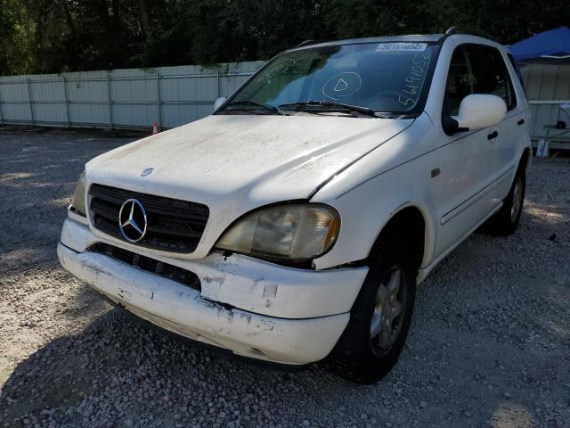 4JGAB54E11A263106 - 2001 MERCEDES-BENZ ML 320 WHITE photo 2