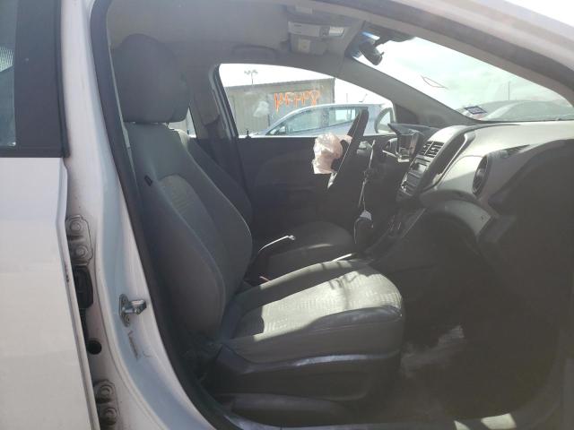 1G1JA5SH8C4207985 - 2012 CHEVROLET SONIC LS WHITE photo 5