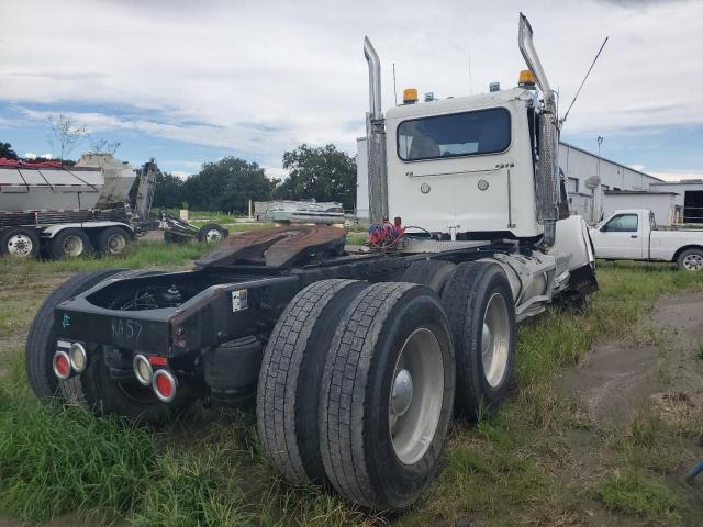 1XPXD40X8KD266044 - 2019 PETERBILT 389 WHITE photo 4