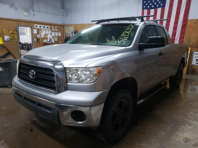 5TBBV54157S468400 - 2007 TOYOTA TUNDRA DOU SILVER photo 2