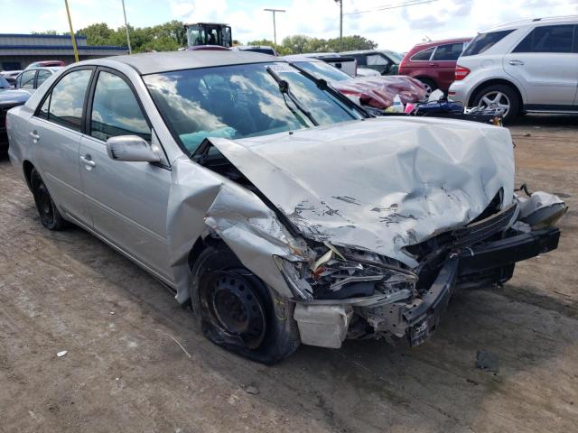 4T1BE32K52U092272 - 2002 TOYOTA CAMRY LE SILVER photo 1