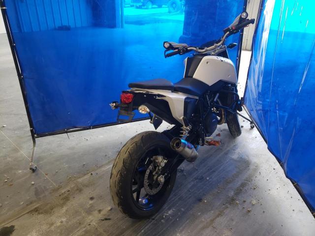 VBKLDV407JM714418 - 2018 KTM 690 DUKE WHITE photo 4