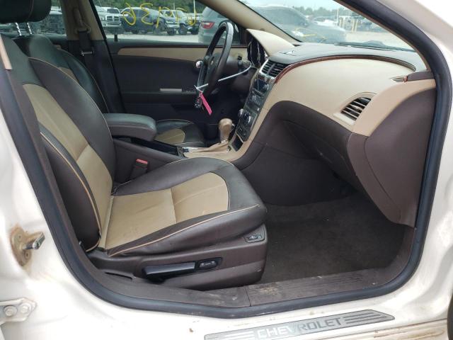 1G1ZE5E78BF200614 - 2011 CHEVROLET MALIBU LTZ თეთრი ფოტო 5