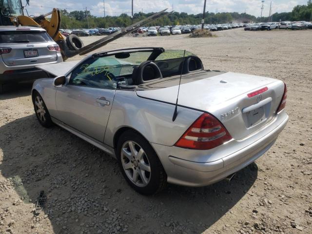 WDBKK49F23F288816 - 2003 MERCEDES-BENZ SLK 230 KO SILVER photo 3