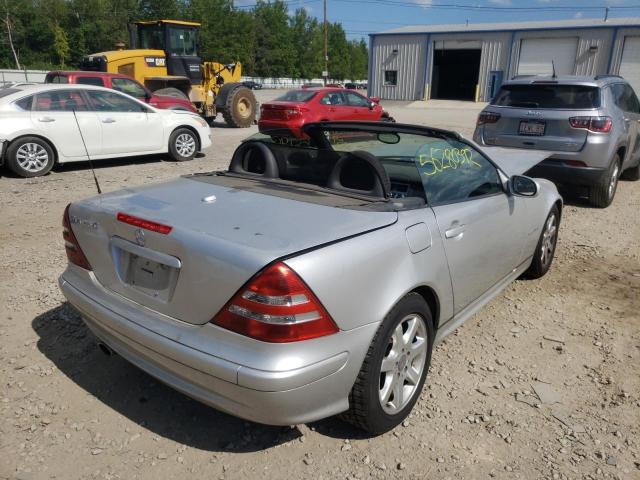 WDBKK49F23F288816 - 2003 MERCEDES-BENZ SLK 230 KO SILVER photo 4