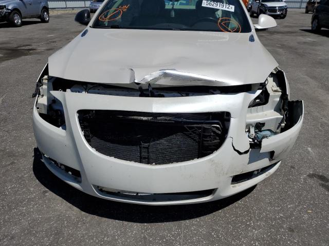 2G4GS5EV2D9249868 - 2013 BUICK REGAL PREM WHITE photo 9