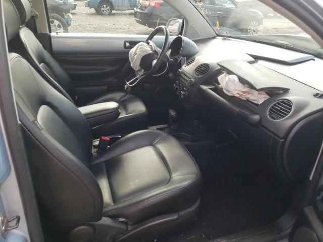 3VWRW3AGXAM028628 - 2010 VOLKSWAGEN NEW BEETLE 蓝色 照片 5