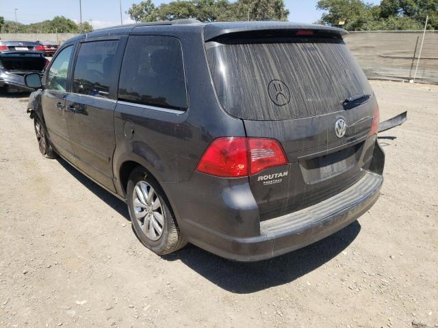 2C4RVABG3CR391325 - 2012 VOLKSWAGEN ROUTAN SE GRAY photo 3