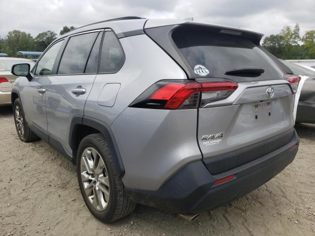 JTMC1RFV6KD011257 - 2019 TOYOTA RAV4 XLE P SILVER photo 3