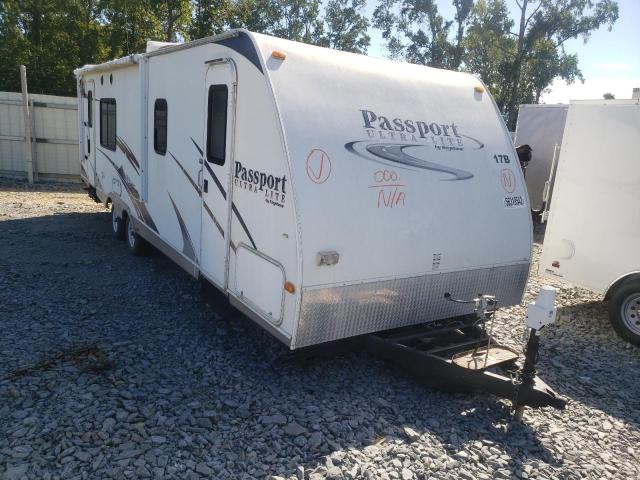 4YDT2882X96412235 - 2009 KEYSTONE PASSPORT 白色 照片 1
