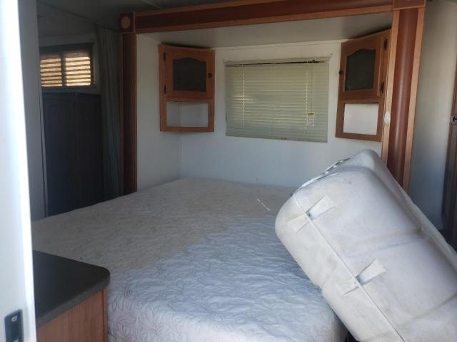 4YDT2882X96412235 - 2009 KEYSTONE PASSPORT 白色 照片 5