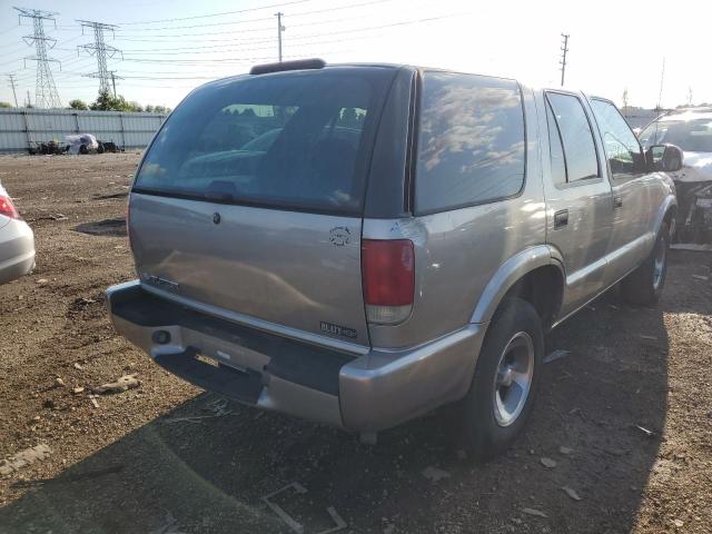 1GNCS13X24K103847 - 2004 CHEVROLET BLAZER SILVER photo 4