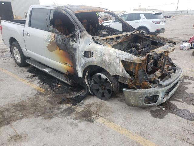 1N6AA1E59HN558324 - 2017 NISSAN TITAN SV SILVER photo 9