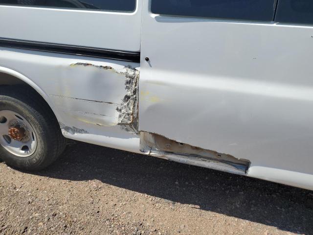 1GJHG39U151160291 - 2005 GMC SAVANA G35 WHITE photo 9