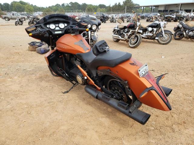 5VPDW36N3D3025145 - 2013 VICTORY MOTORCYCLES CROSS COUN ORANGE photo 3