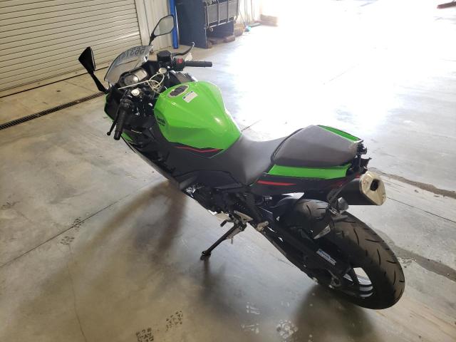 JKAEXKG16NDAH8139 - 2022 KAWASAKI EX400 GREEN photo 3