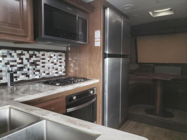 4YDF38220J4701546 - 2018 KEYSTONE MONTANA BEIGE photo 5