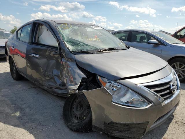 3N1CN7AP5HL867916 - 2017 NISSAN VERSA S GRAY photo 1