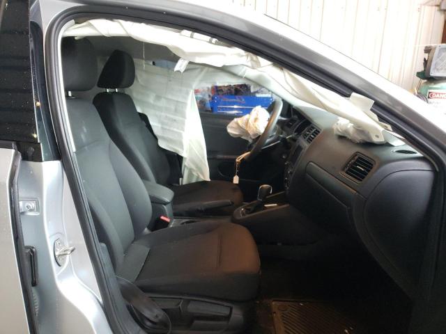 3VW2K7AJXFM427983 - 2015 VOLKSWAGEN JETTA BASE SILVER photo 5