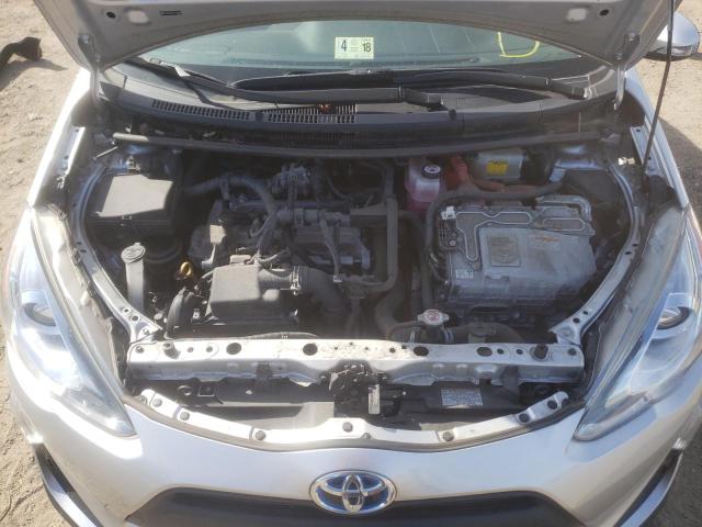 JTDKDTB34H1595060 - 2015 TOYOTA PRIUS C SILVER photo 7