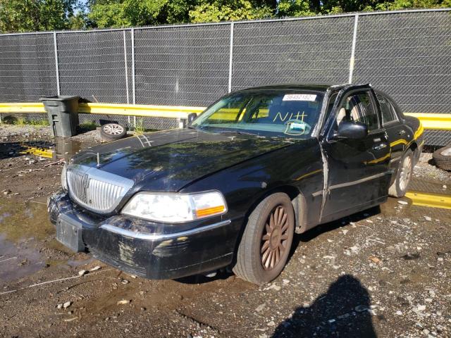 1LNHM81W94Y614041 - 2004 LINCOLN TOWN CAR E BLACK photo 2