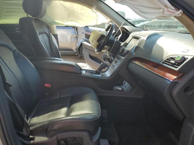 2LMHJ5AT0DB****** - 2013 LINCOLN MKT SILVER photo 5