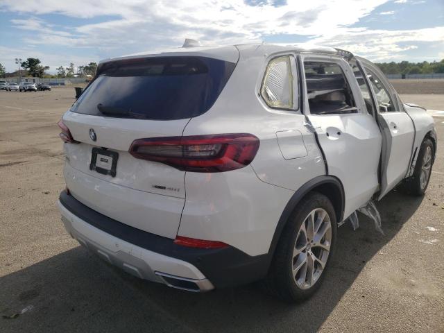 5UXCR6C00L9D55611 - 2020 BMW X5 XDRIVE4 WHITE photo 4