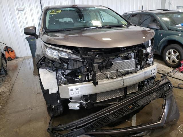 5TDKRKEC0NS104957 - 2022 TOYOTA SIENNA LE GRAY photo 9