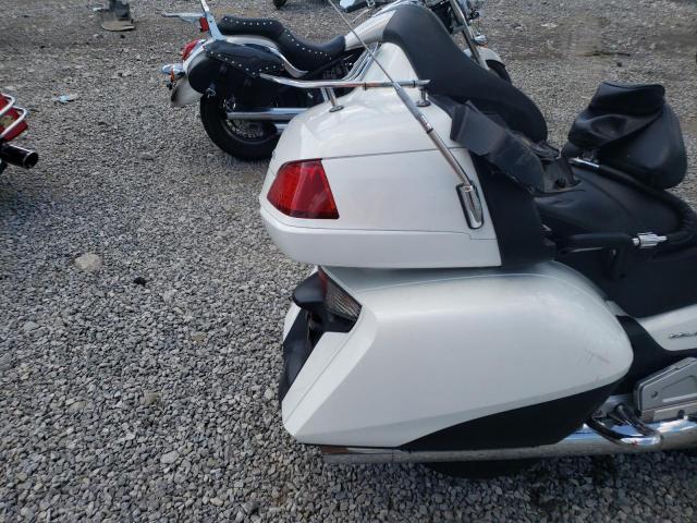 JH2SC68H9CK001192 - 2012 HONDA GL1800 WHITE photo 6