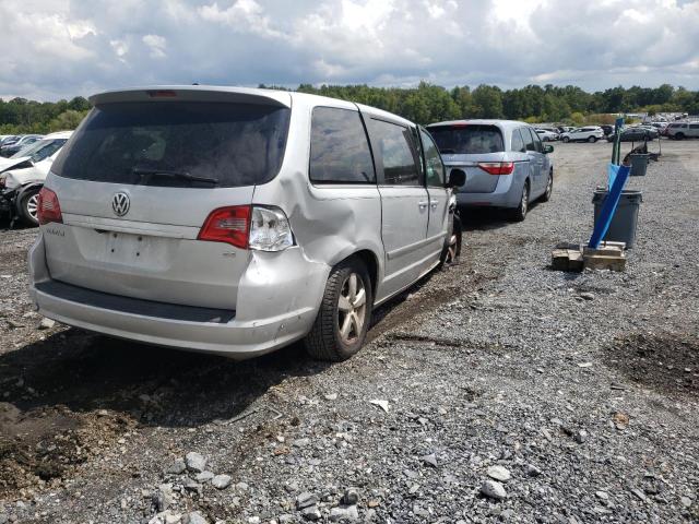 2V4RW3D16AR325095 - 2010 VOLKSWAGEN ROUTAN SE GRAY photo 4