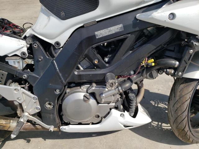 JS1VP53A472102476 - 2007 SUZUKI SV650 WHITE photo 7