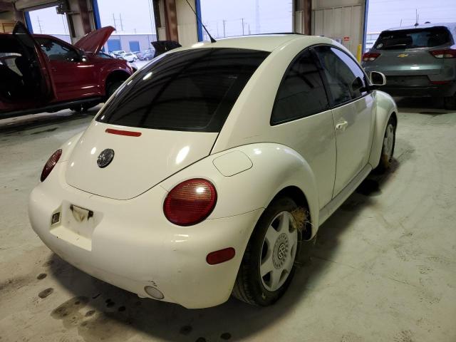 3VWBF61C5WM018161 - 1998 VOLKSWAGEN NEW BEETLE 白色 照片 4