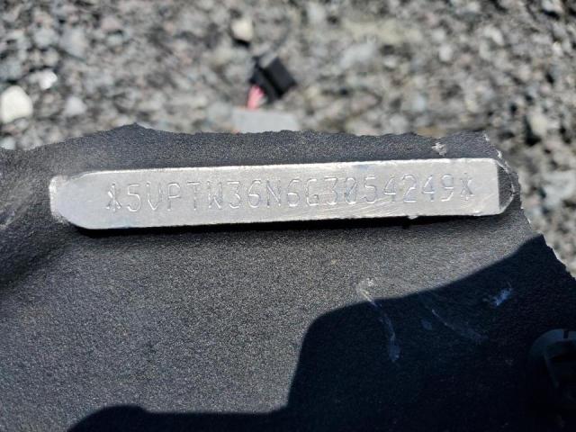 5VPTW36N6G3054249 - 2016 VICTORY MOTORCYCLES CROSS COUN BLACK photo 10