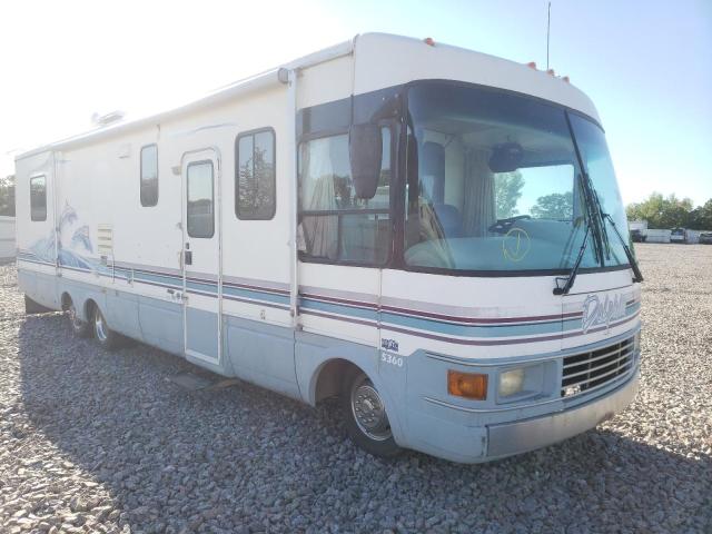 1GBLP37J3W3309515 - 1998 DOLP MOTORHOME WHITE photo 1