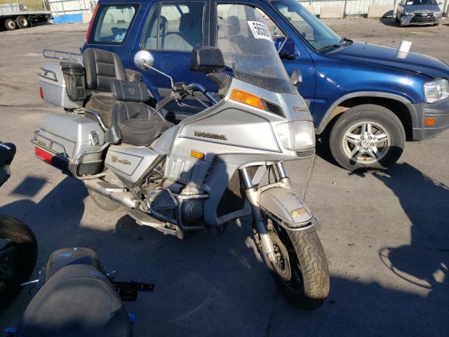 1HFSC1414FA117470 - 1985 HONDA GL1200 I SILVER photo 1