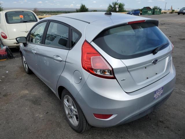 3FADP4EJXJM115747 - 2018 FORD FIESTA SE SILVER photo 3